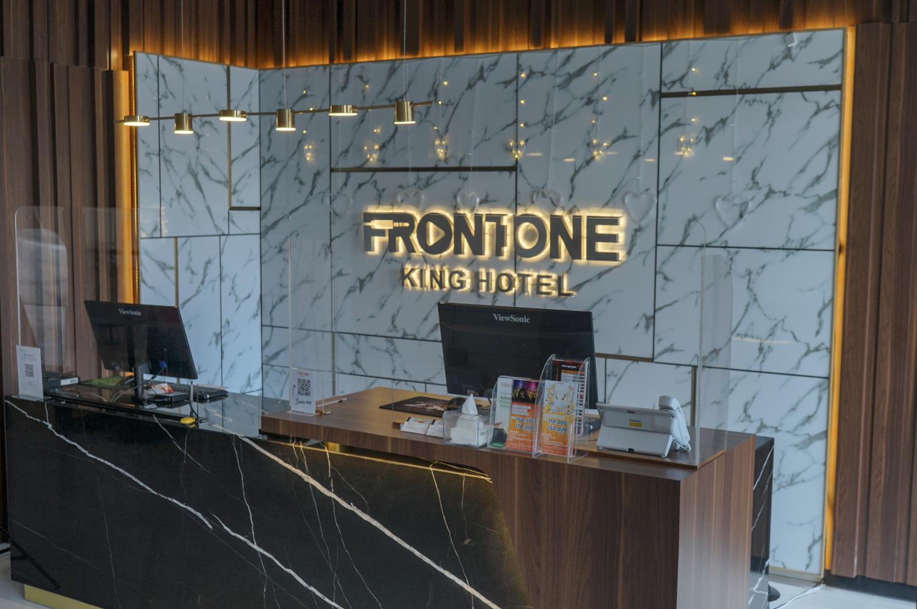 Front One King Hotel Tuban 6/68