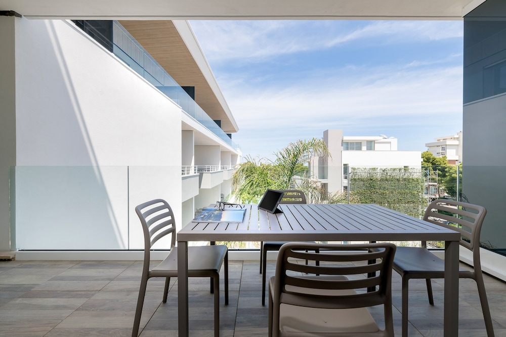 Youmami Lifestyle Suite Hotel 18/24