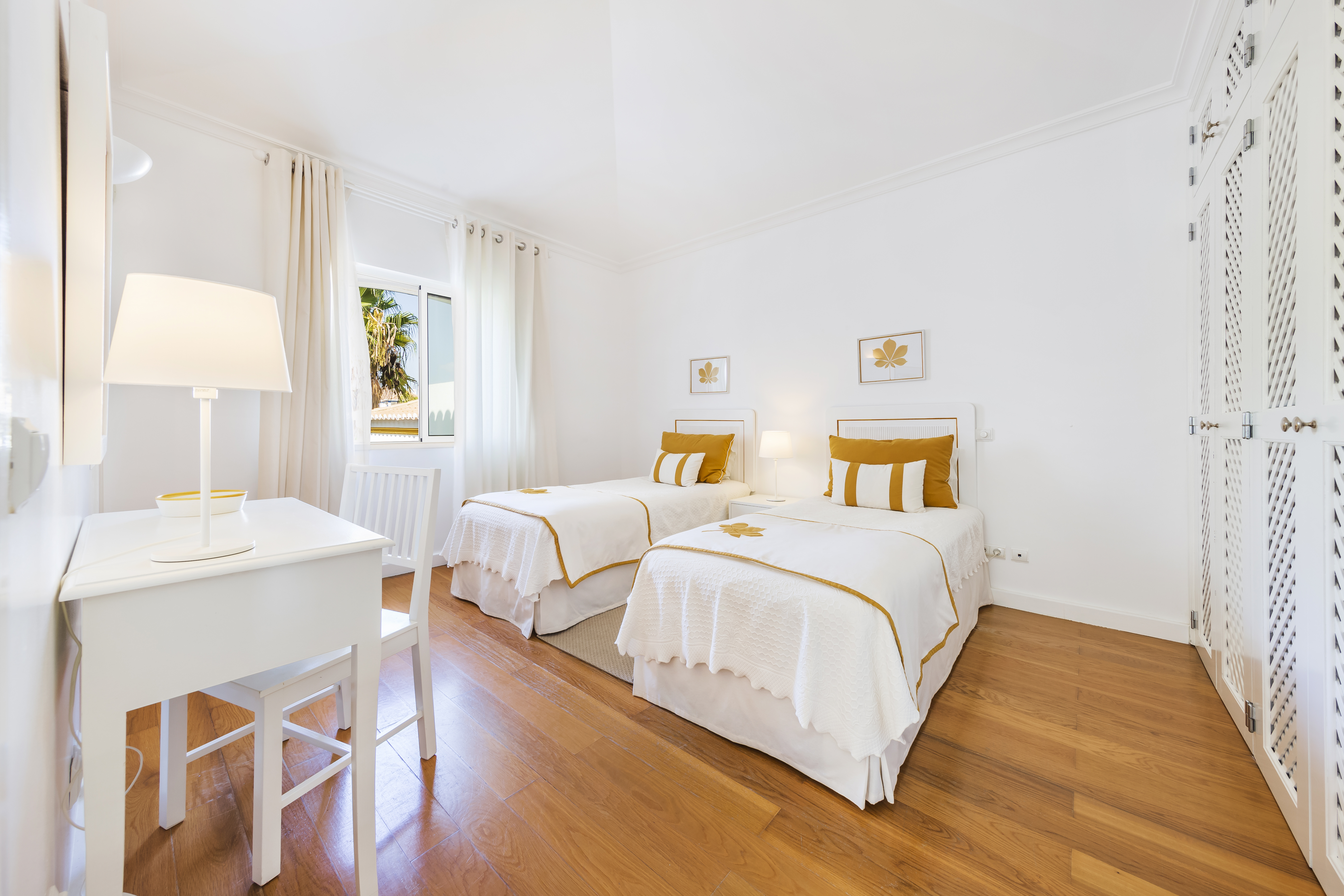 2 Bedrooms, Apartment