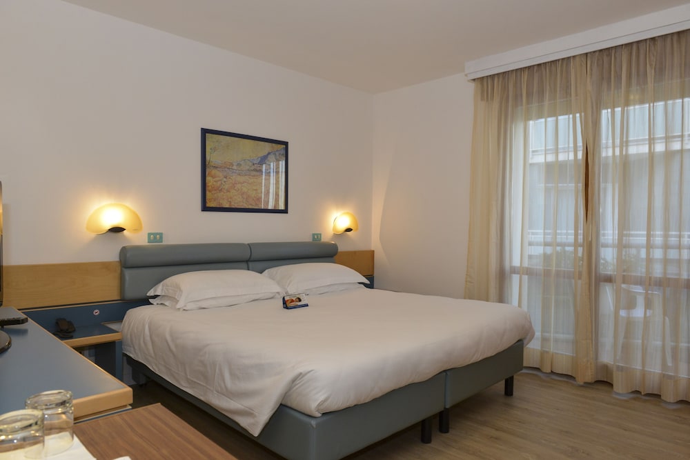 CLASSIC, DOUBLE BED