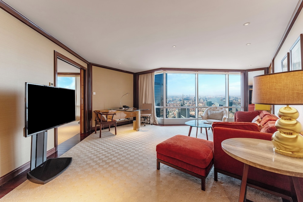GRAND HYATT SHANGHAI 45/69
