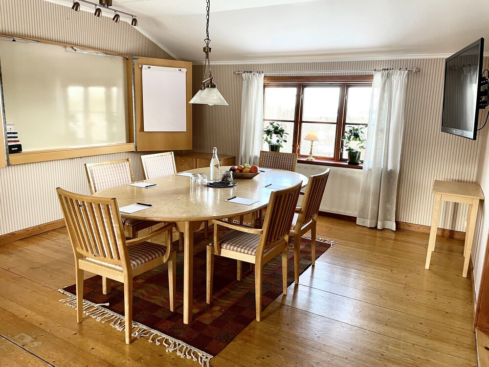 Klockargarden Hotell 30/50
