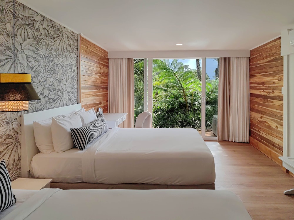 Downstairs, King Bed