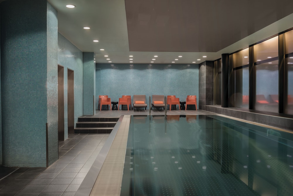 swimming pool spa