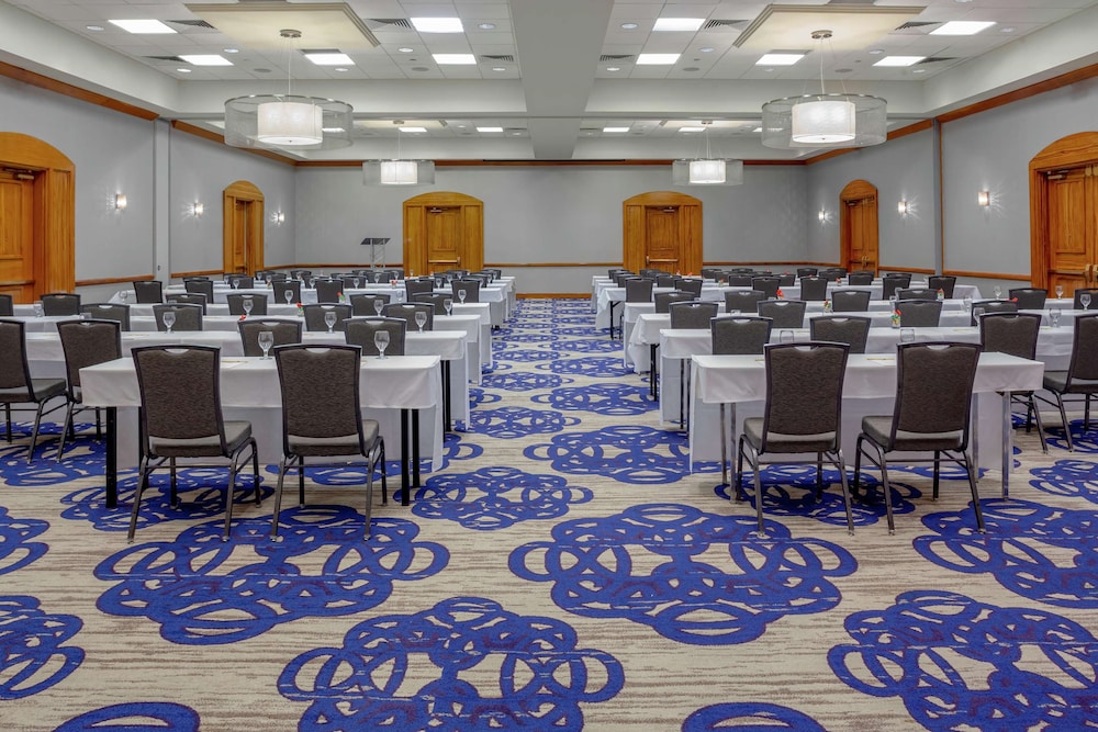 Doubletree By Hilton Hotel And Executive Meeting Center Palm Beach Gardens 47/56