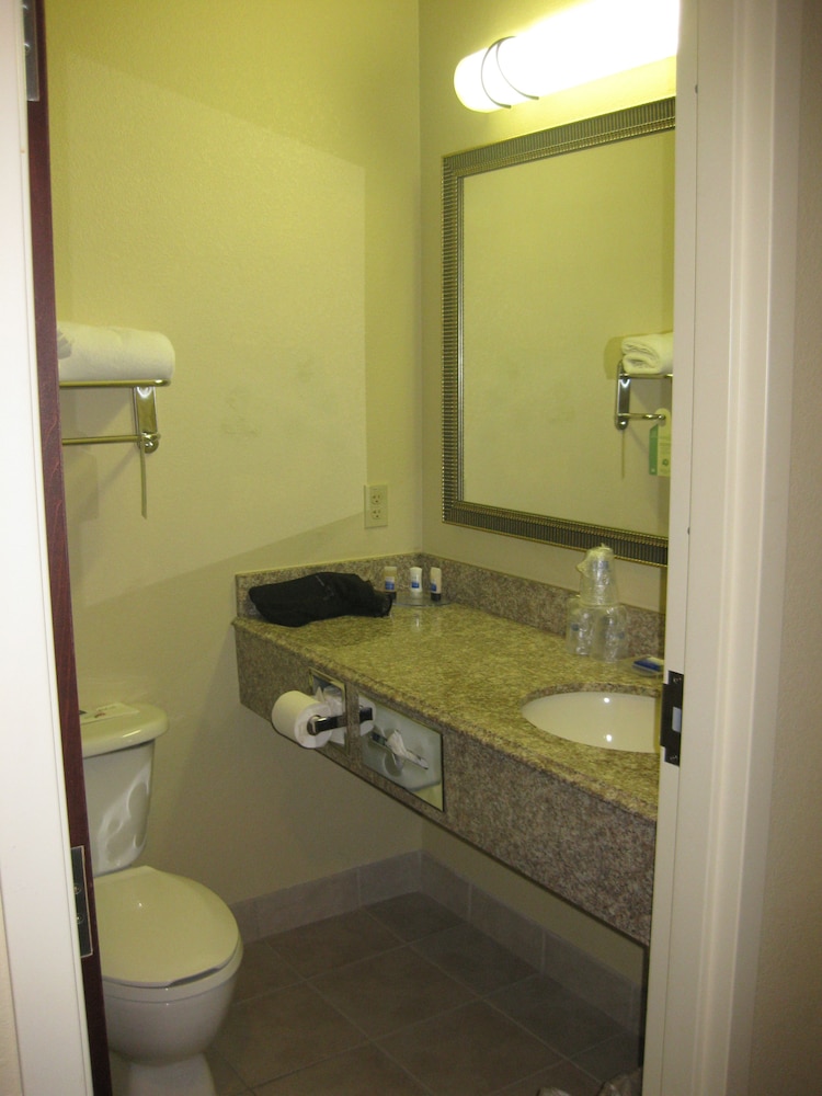 Best Western Plus Springfield Airport Inn 12/39