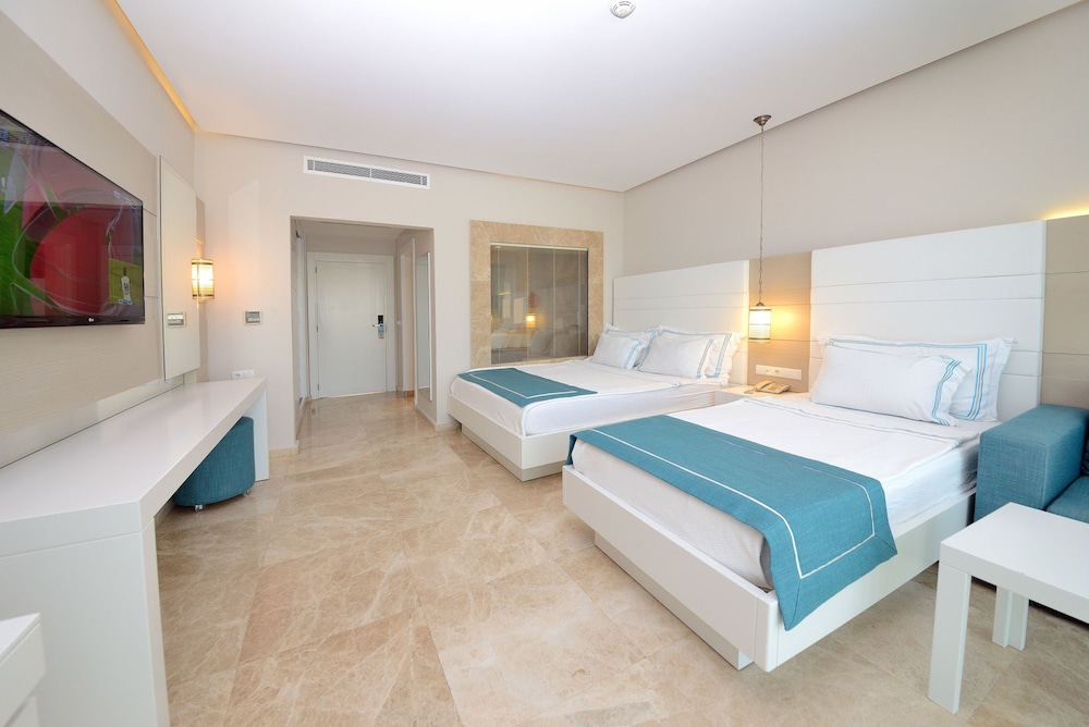 Lugga Boutique Hotel and Beach 6/43