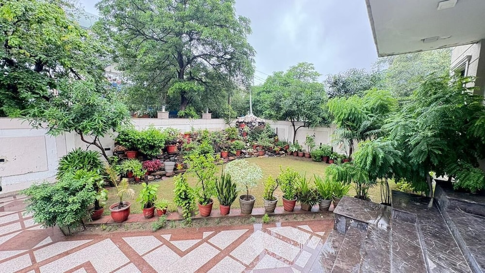 AADHAR HOTEL 25/26