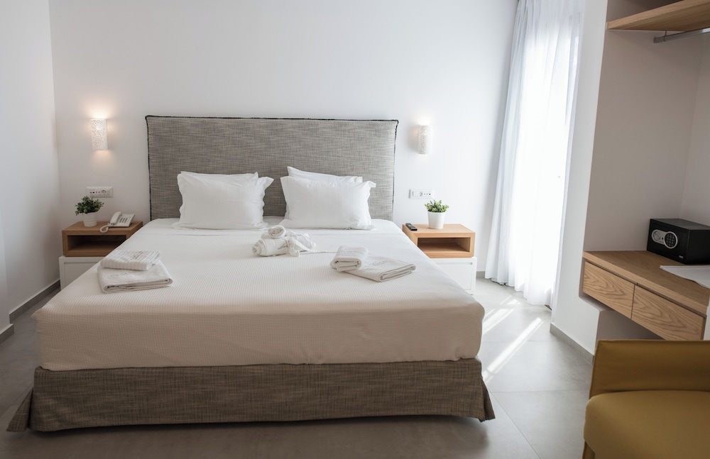 FAMILY SUITE, SIDE SEA VIEW