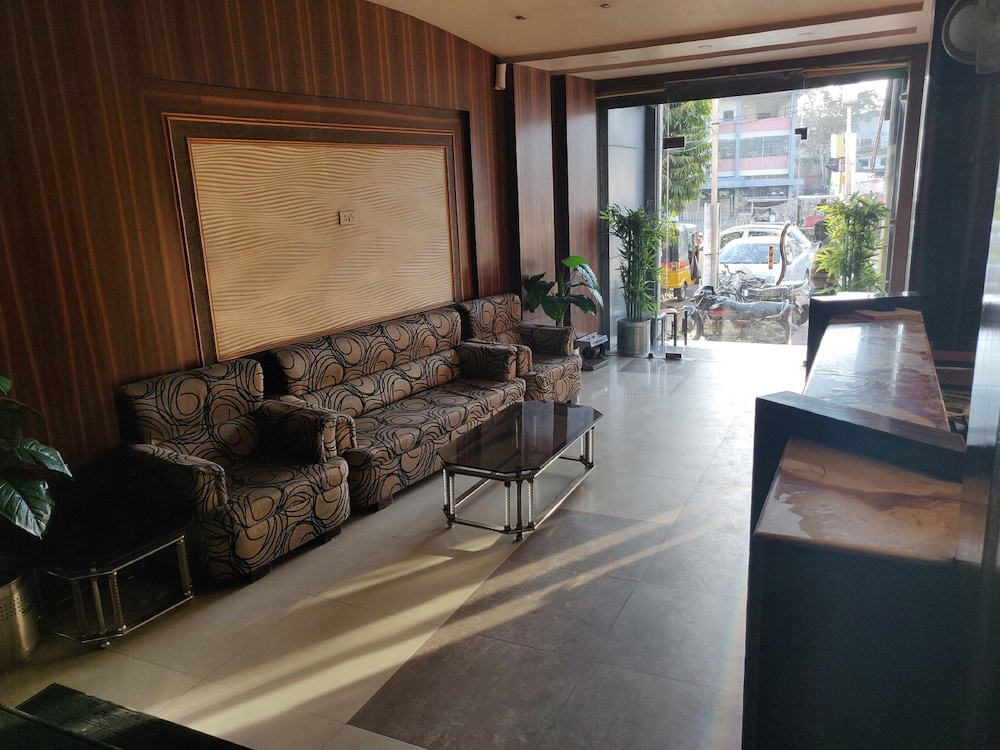 HOTEL RAHUL 14/18