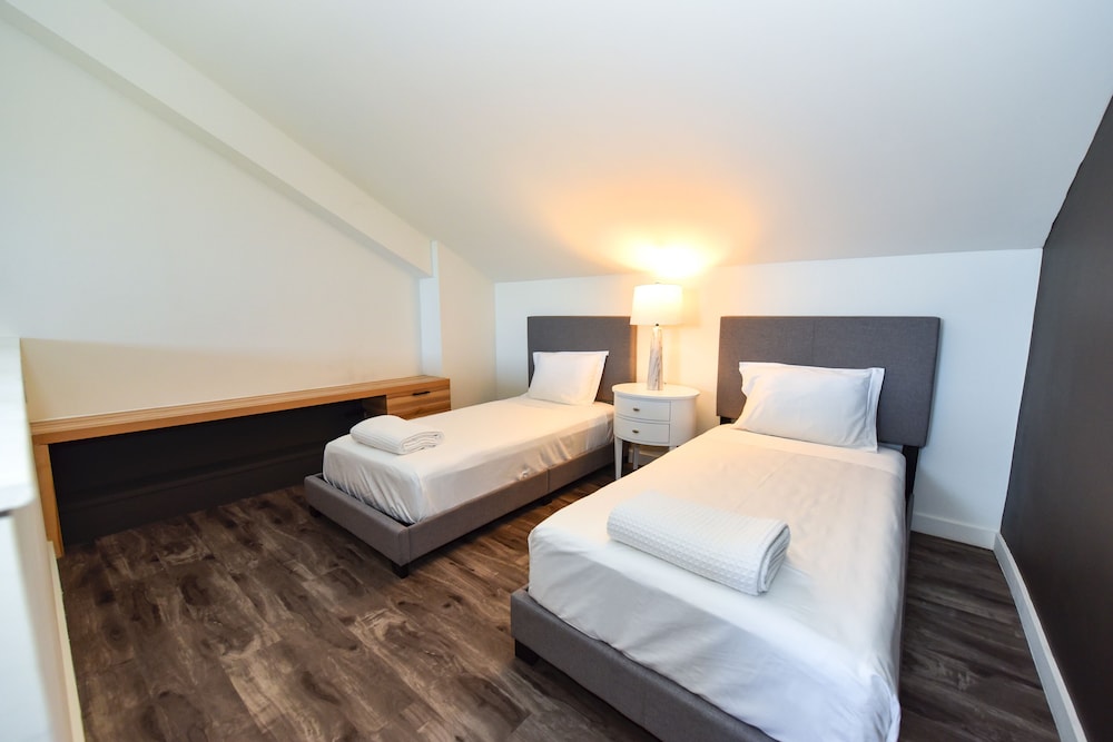 The Locale Hotel Grand Cayman 4/39