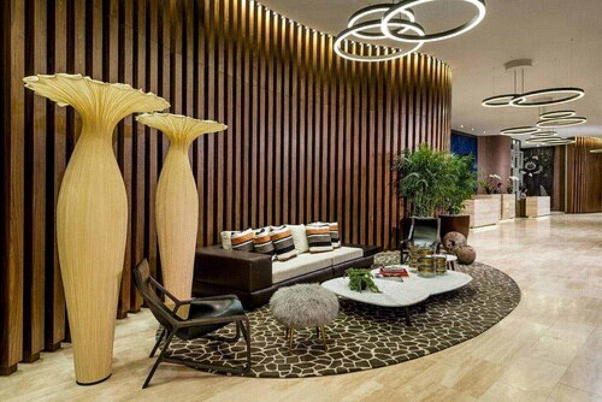 Hyde Beach Condos by Ammos VR 20/26