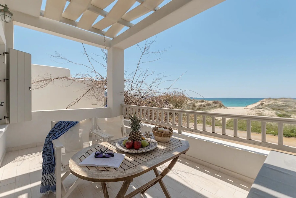 Almiriki Naxos Beachside Living 56/67