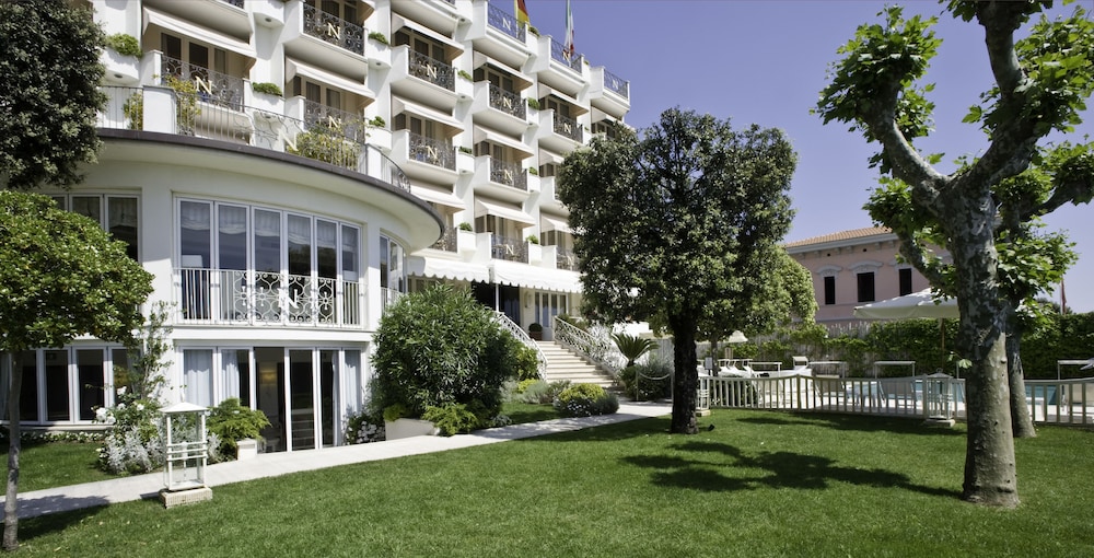 Hotel Il Negresco 53/58