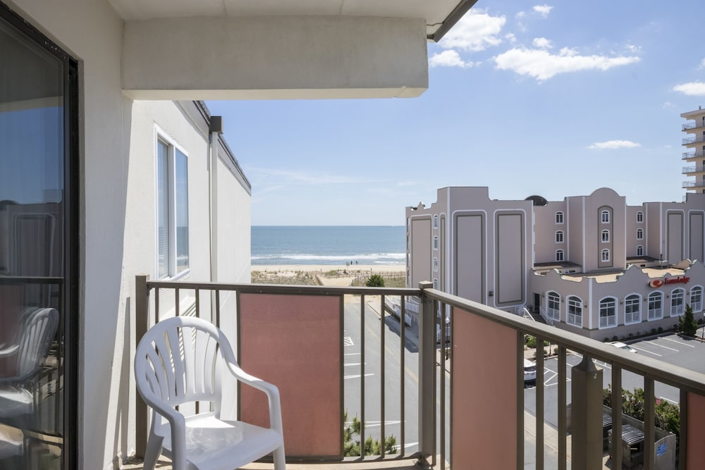Flamingo Motel 6/34
