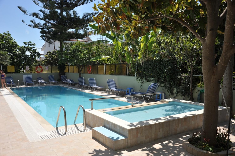 Anseli Hotel Apartments and Studios 28/33