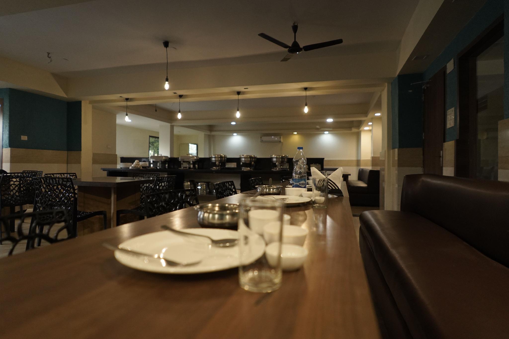 HOTEL KINGS CROWN MANDARMONI 30/37