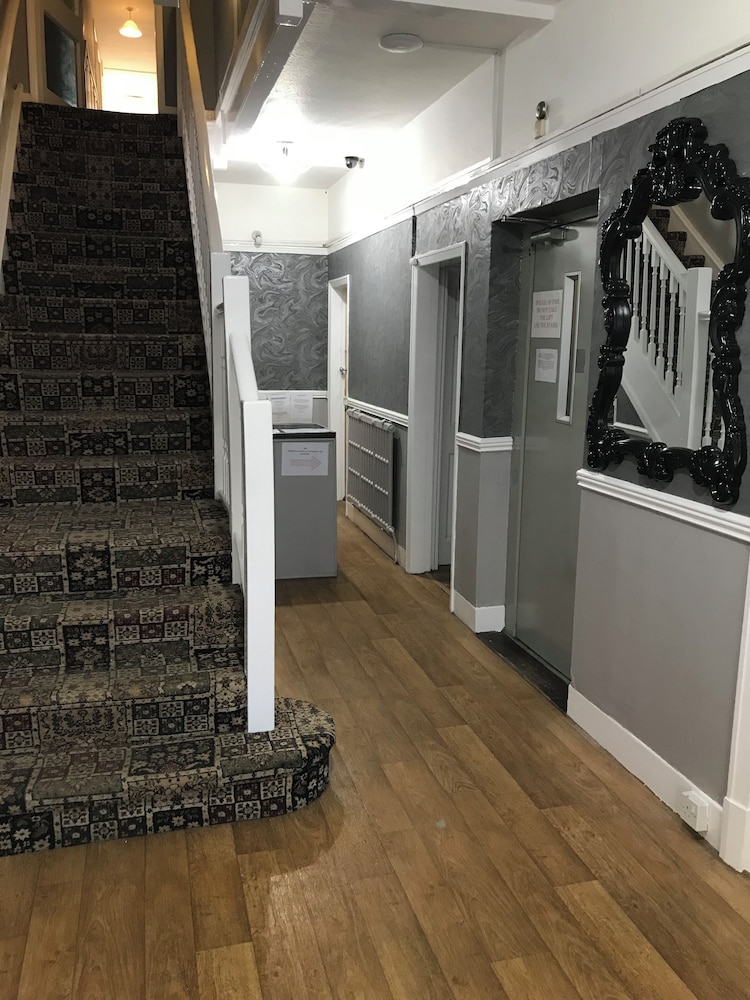 North Parade Seafront Accommodation 24/50