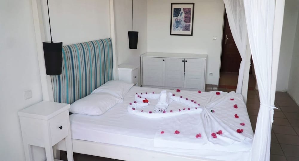Gumbet Cove Hotel 14/50