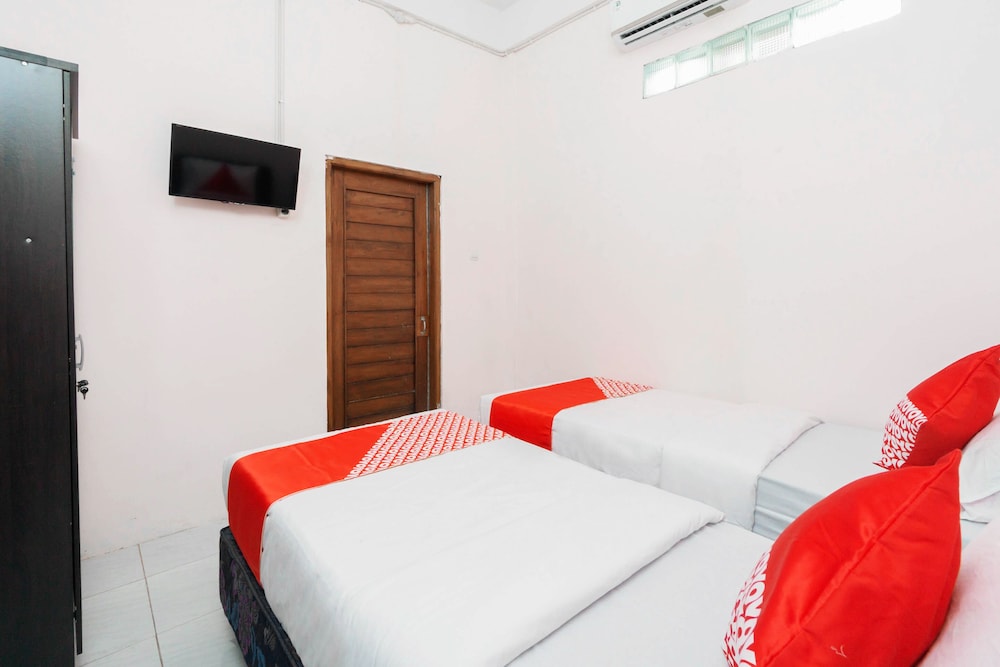 OYO 3006 Falisha Homestay Syariah 11/21