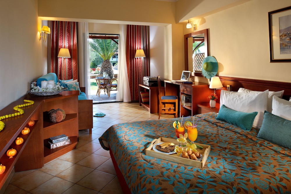 Blue Dolphin Hotel 39/44