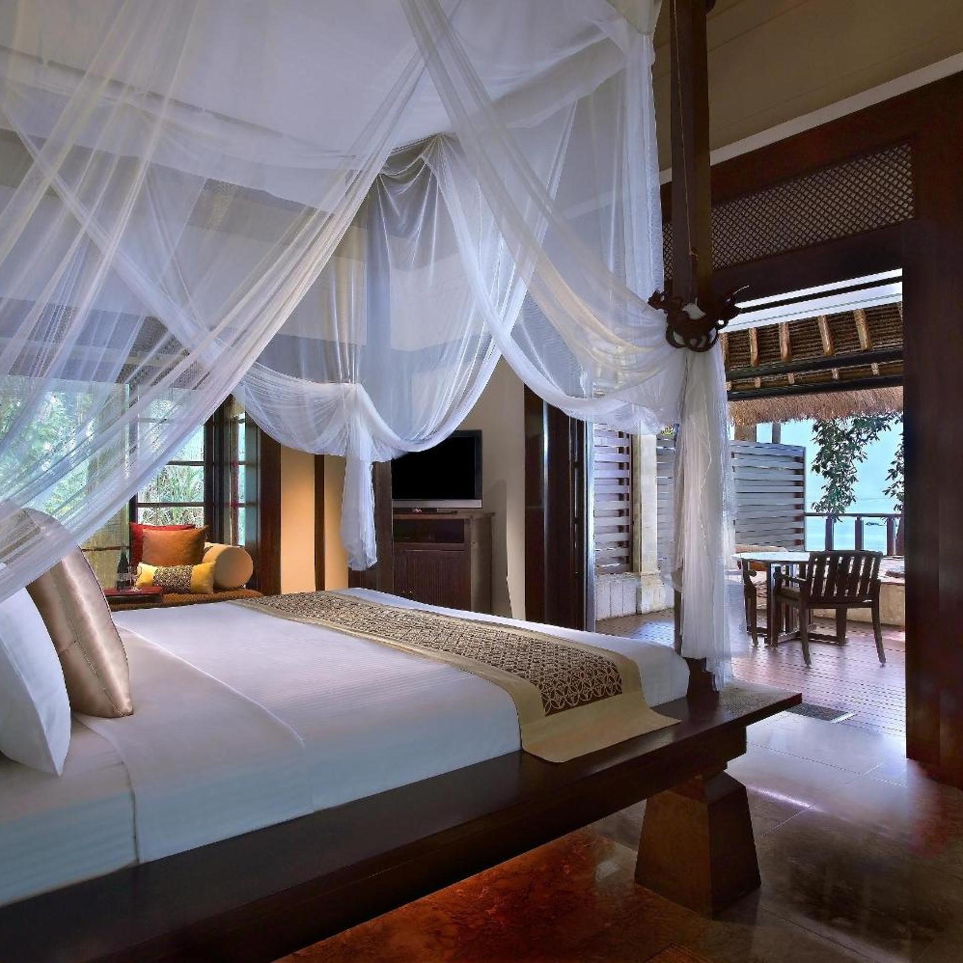 Rainforest Oceanfront Villa