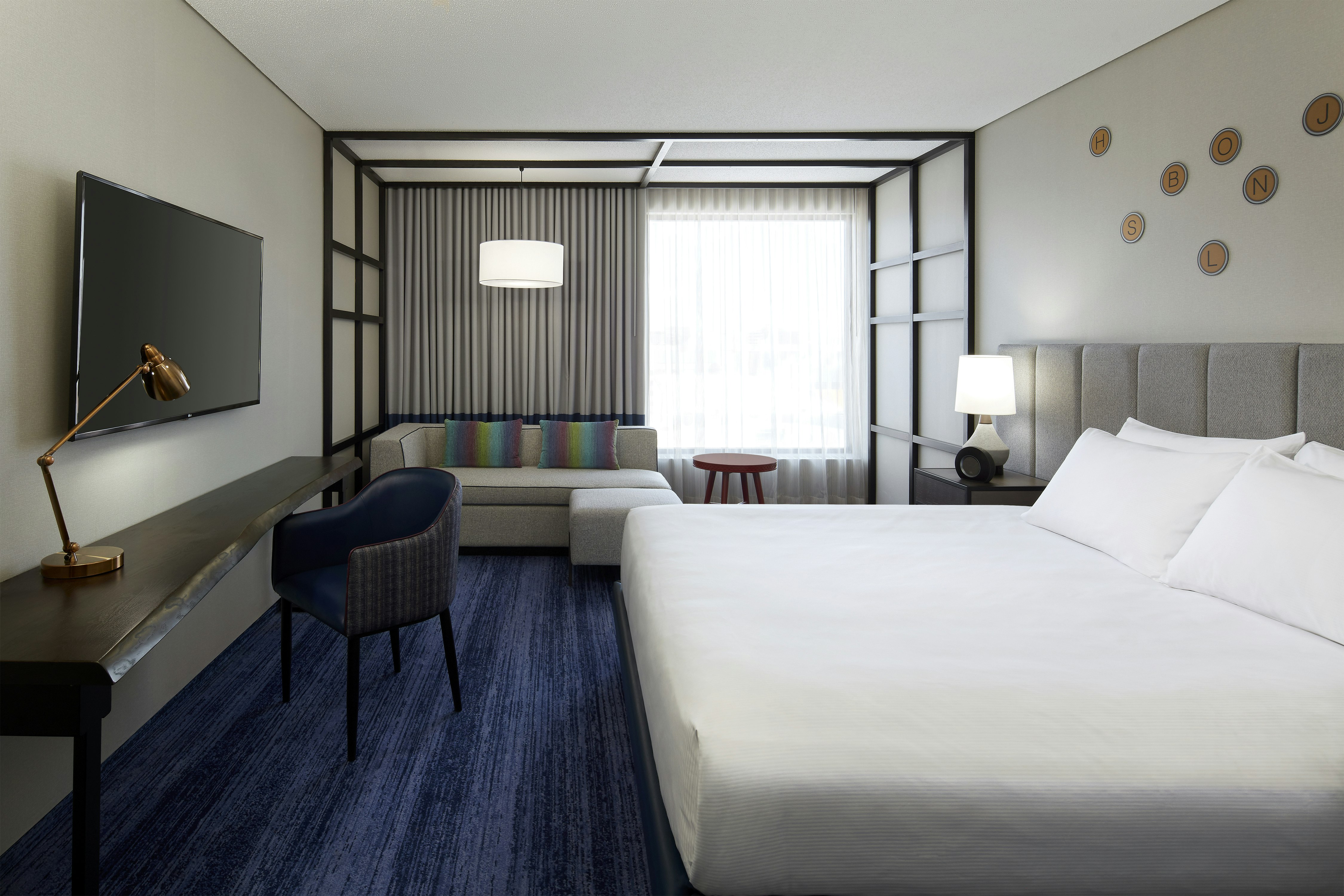 ROOM, KING BED, SOFA