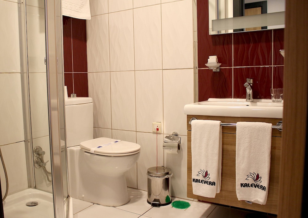 KALEVERA HOTEL 24/25