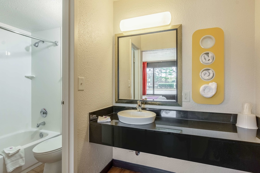 Motel6 Little Rock, AR - West 22/41