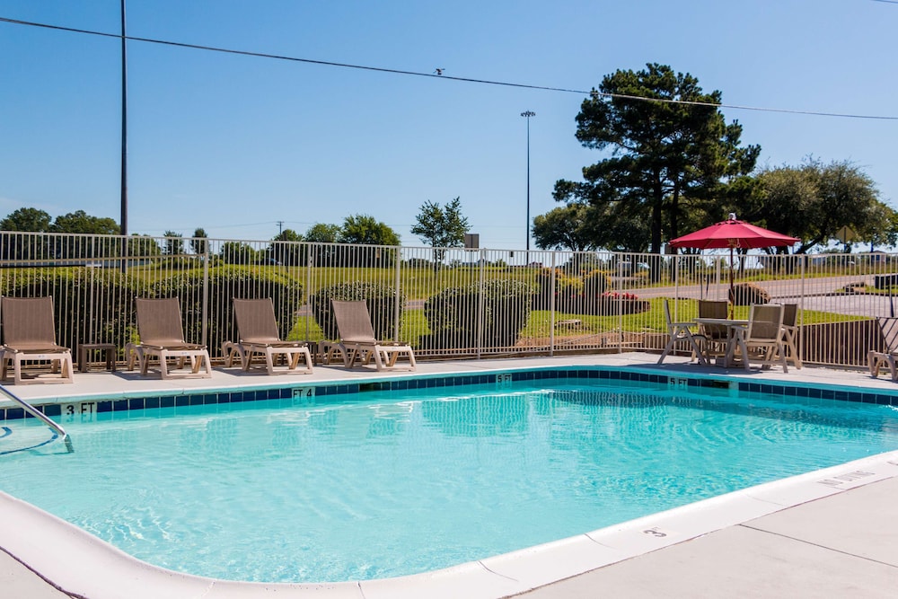 Motel6 Longview, TX 42/64