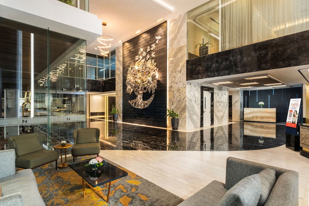 Grand Swiss-Belhotel Darmo 6/62