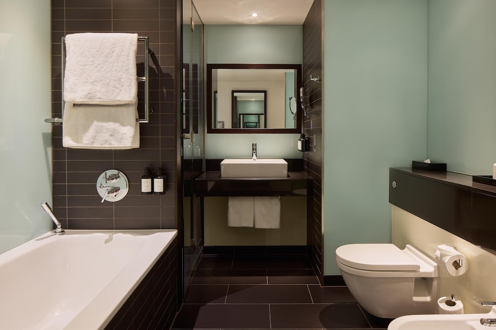 Radisson Blu Hotel, London Canary Wharf East 73/74