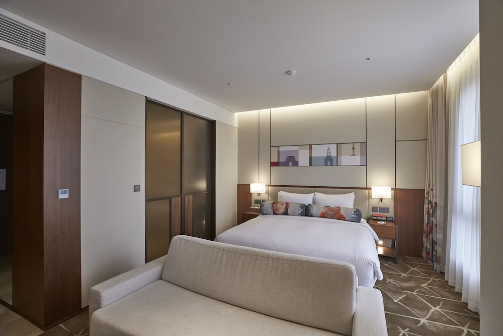 ALOFT SEOUL MYEONGDONG 9/24