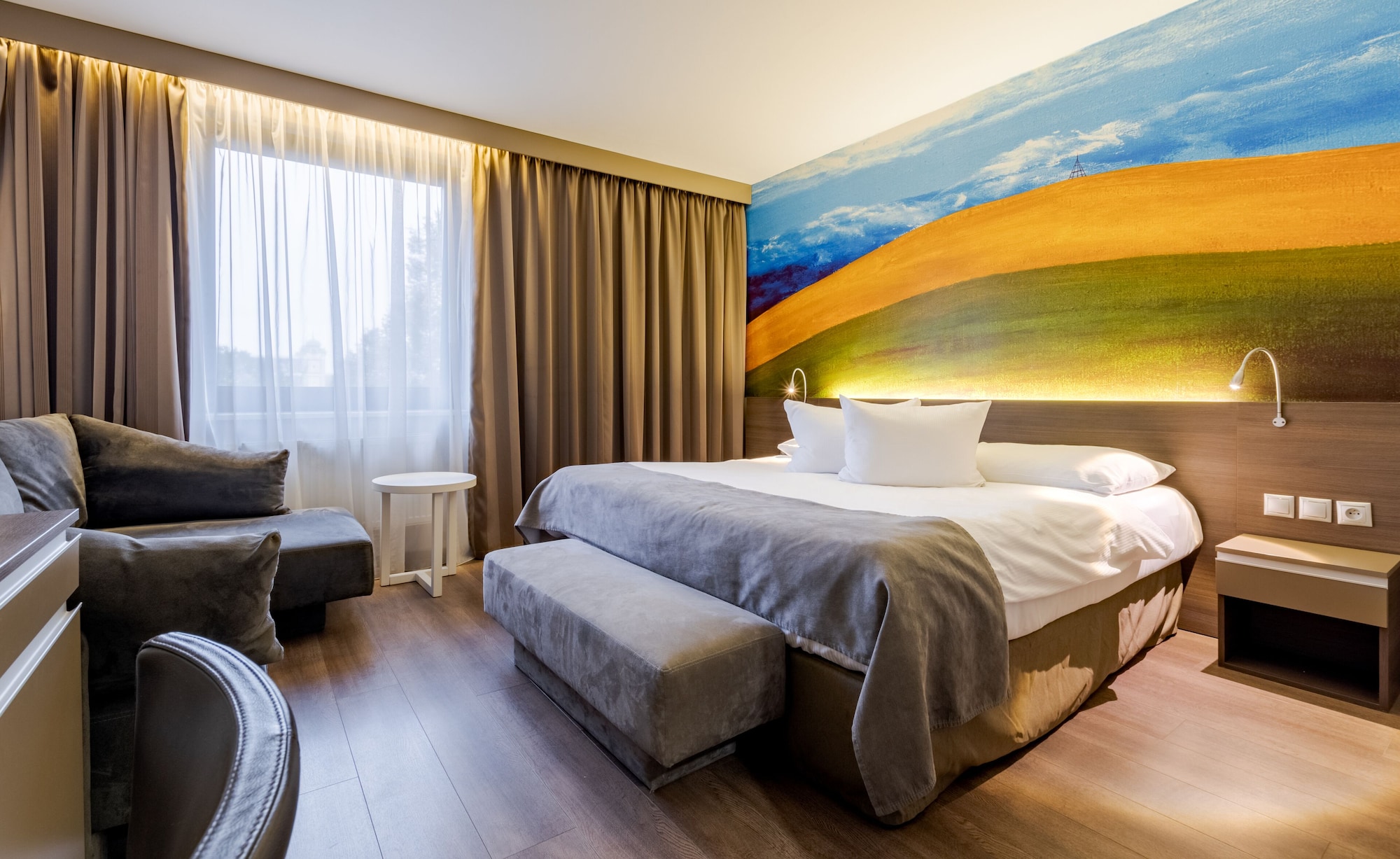 DELUXE, KING BED, SOFA
