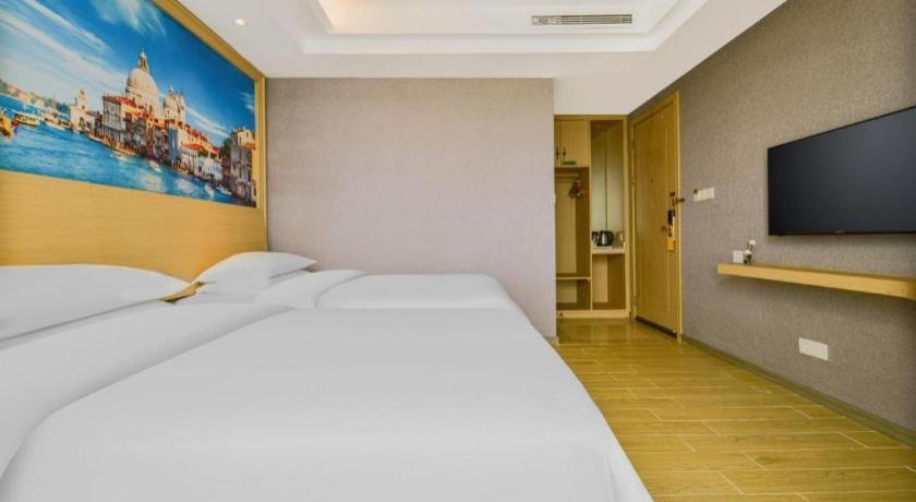 Vienna Hotel (Shenzhen Guanguang Road Foxconn) 42/58