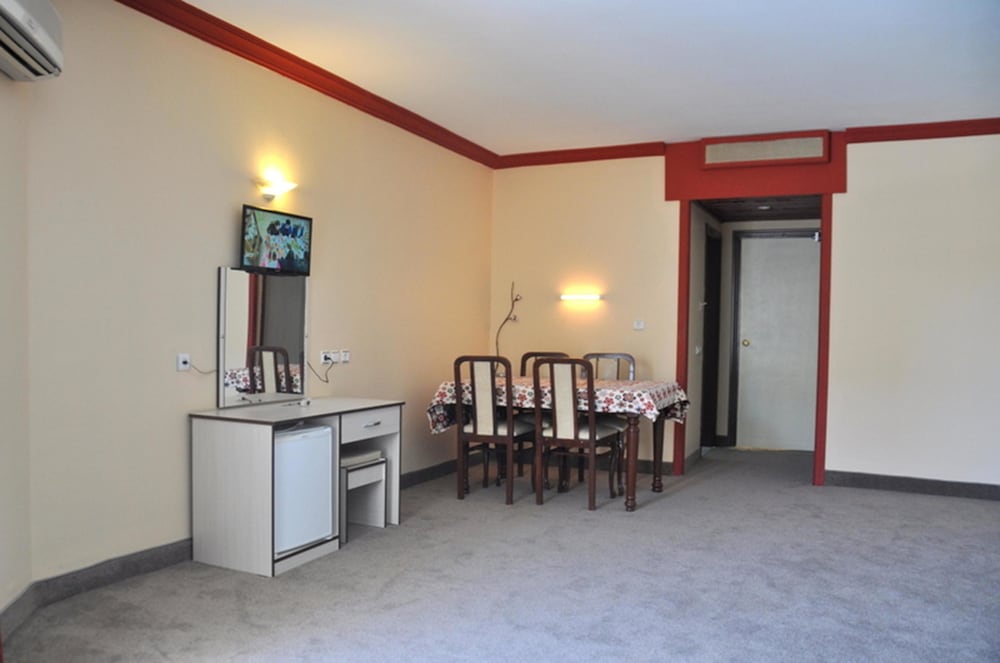 Mustis Royal Plaza Hotel 26/35