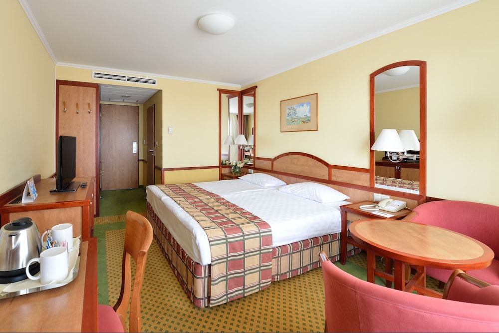 DANUBIUS HEALTH SPA RESORT BUK 19/62