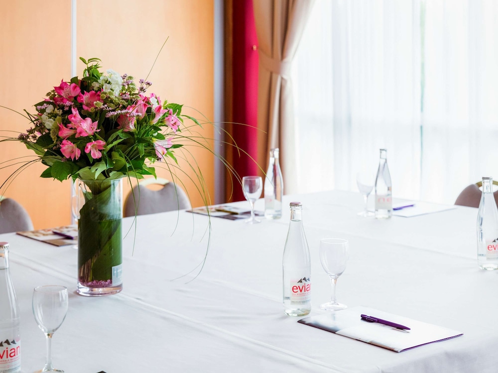 Mercure Nevers Pont De Loire 23/67