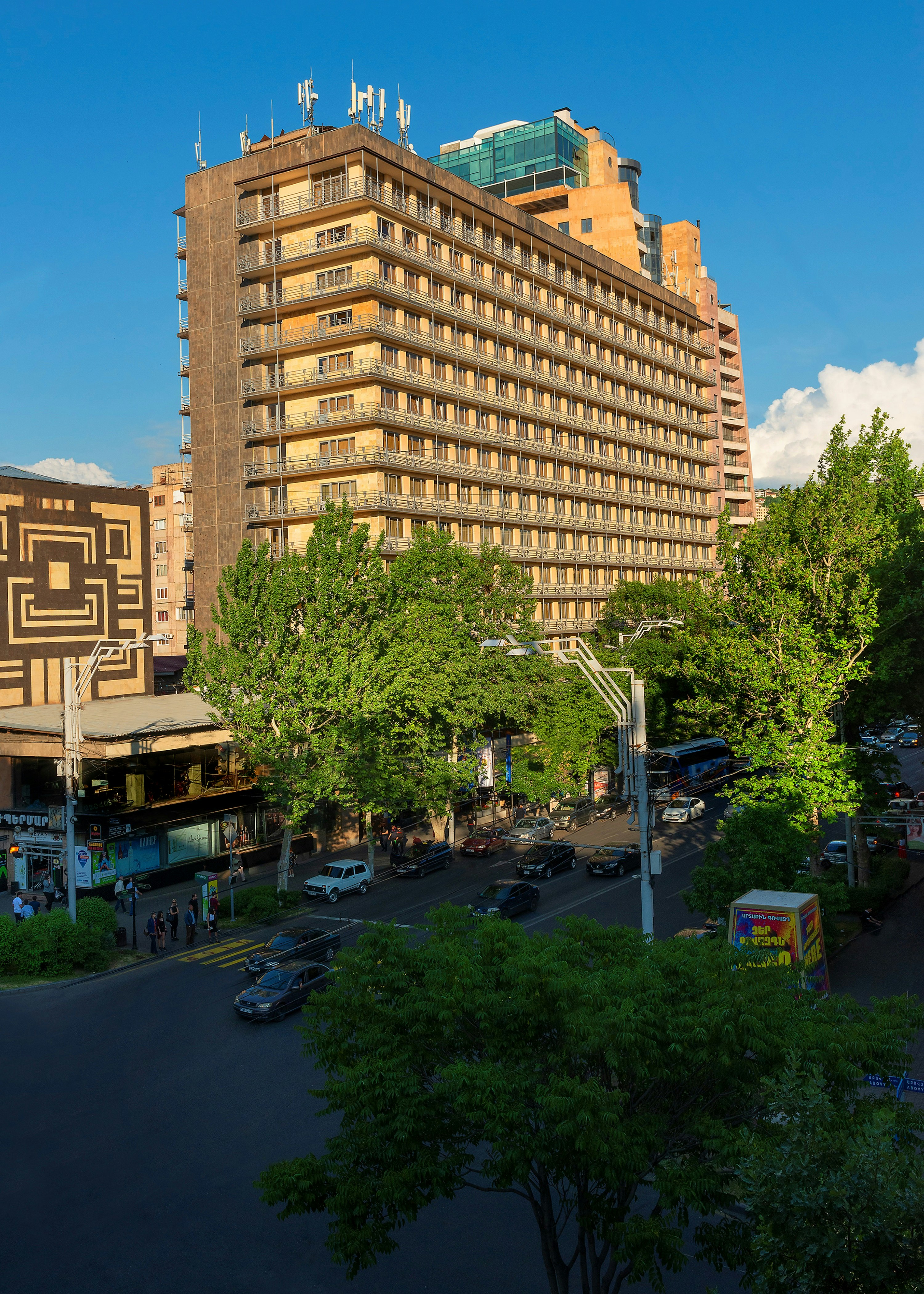 ANI PLAZA HOTEL 52/56