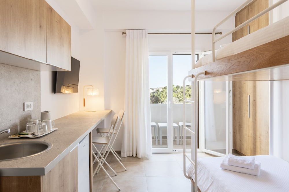 Mykonaki Hotel 34/36