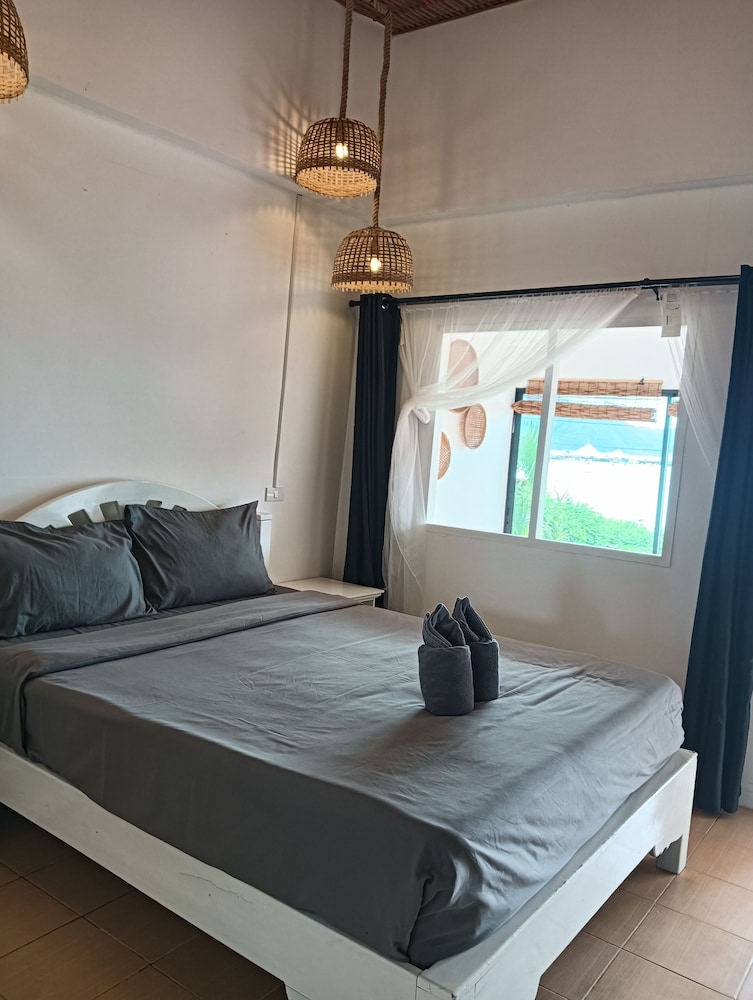 ROOM, QUEEN BED, SEA VIEW, PATIO