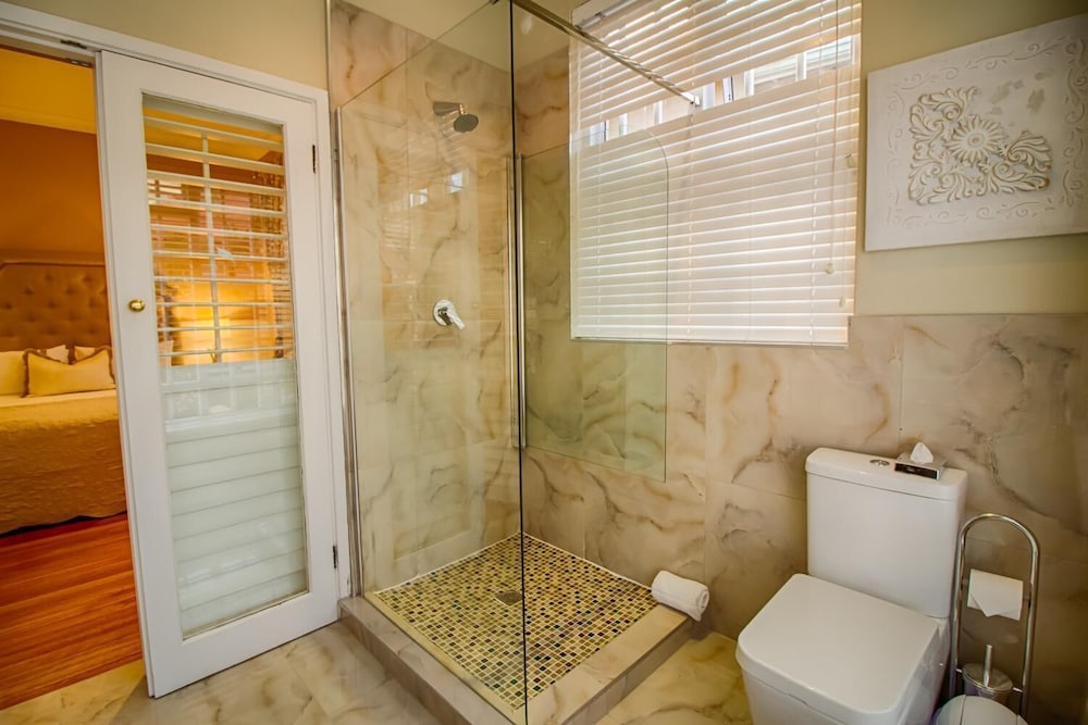 Musgrave Avenue Guest Lodge 44/46