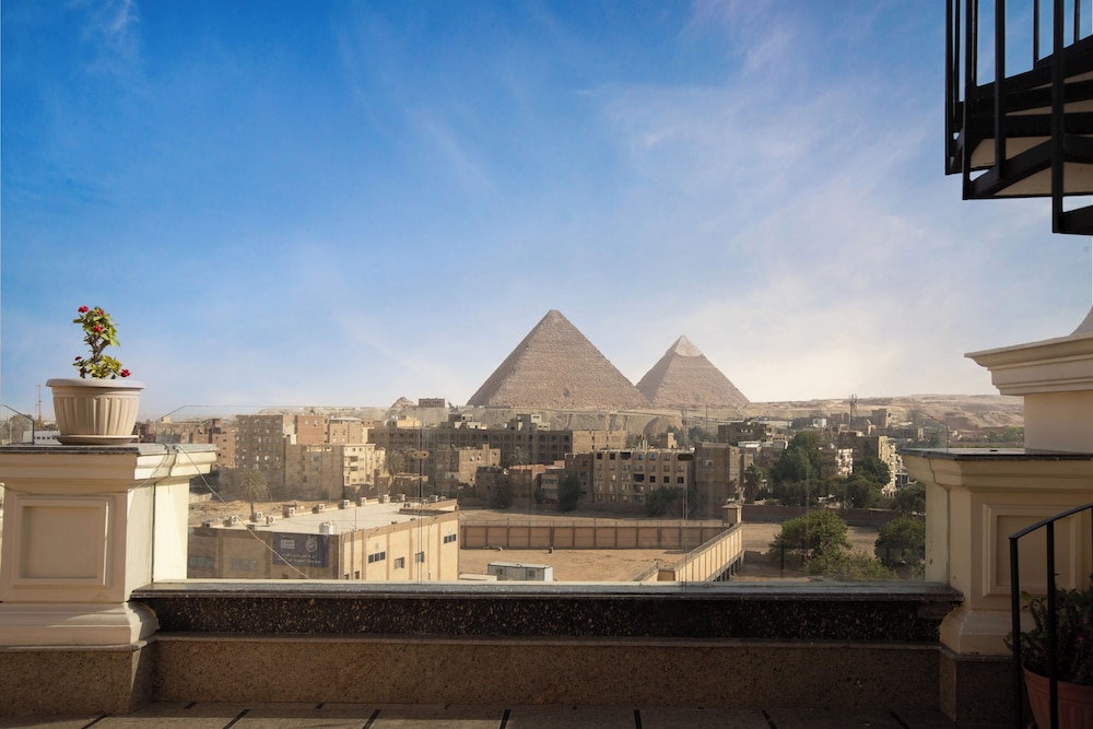Pyramids Yard Hotel in GIZA