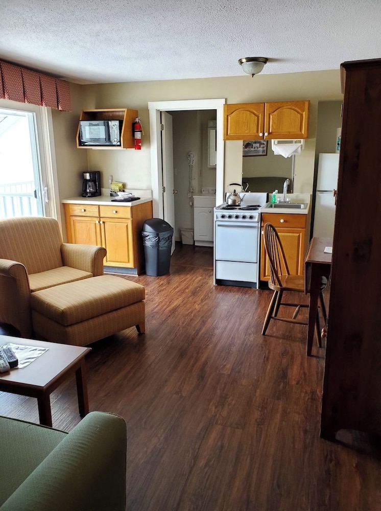 The Windrifter Resort 28/50