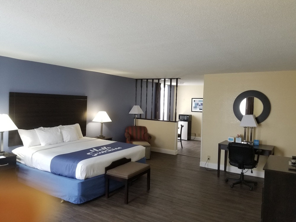 Days Inn by Wyndham Easley/Greenville/Clemson Area 24/38