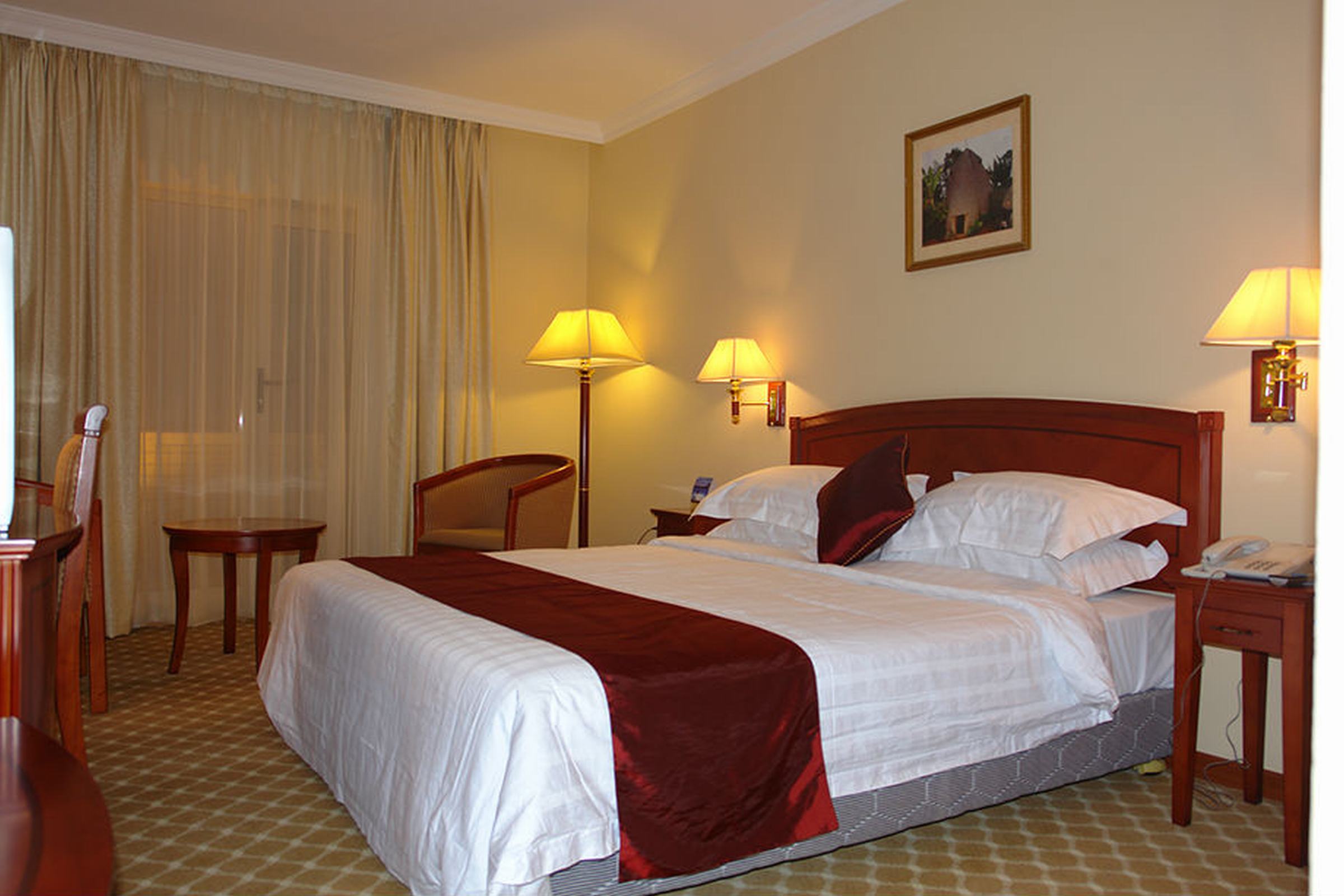 Deluxe, Double Bed