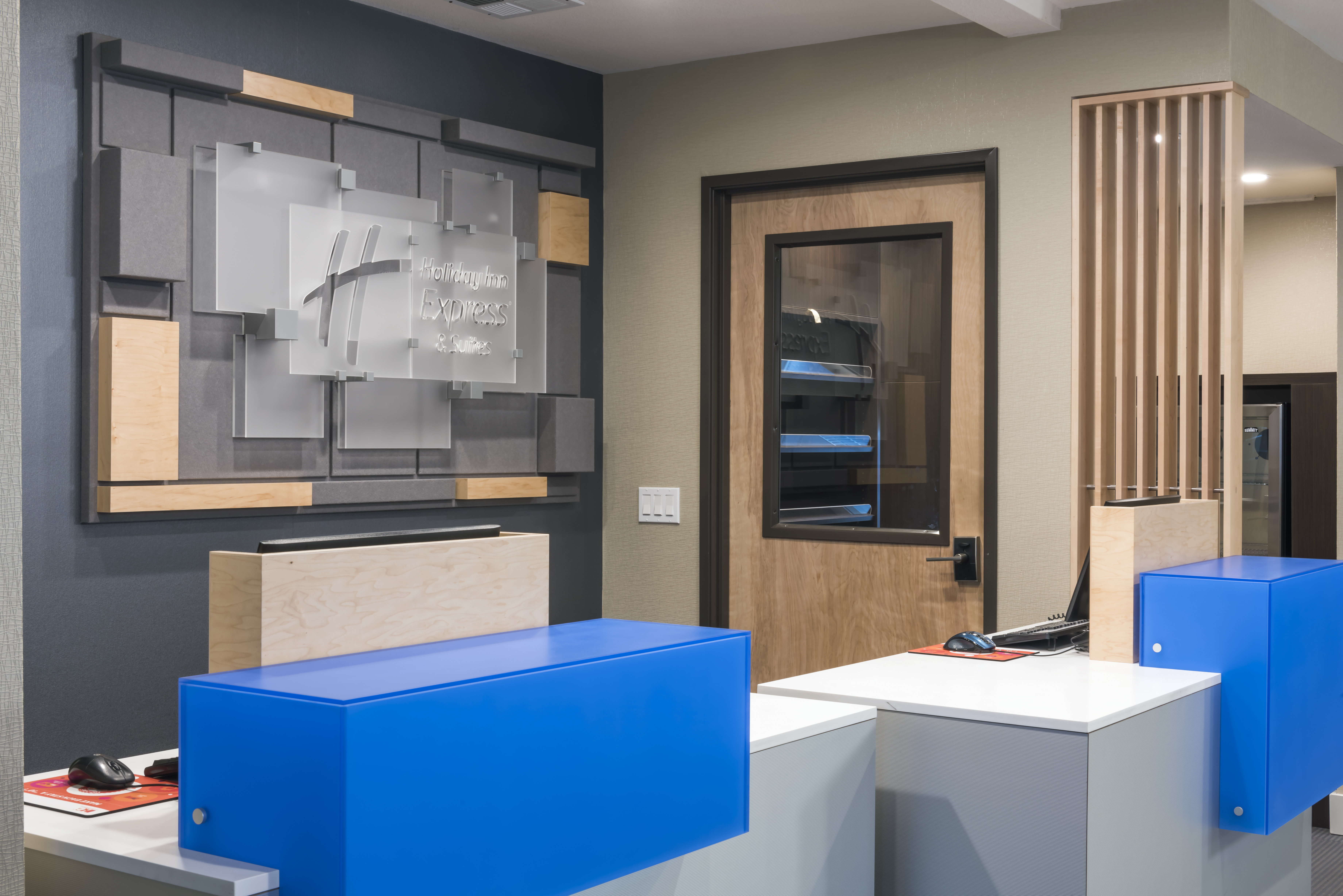 Holiday Inn Express Hotel And Suites Livermore 12/52