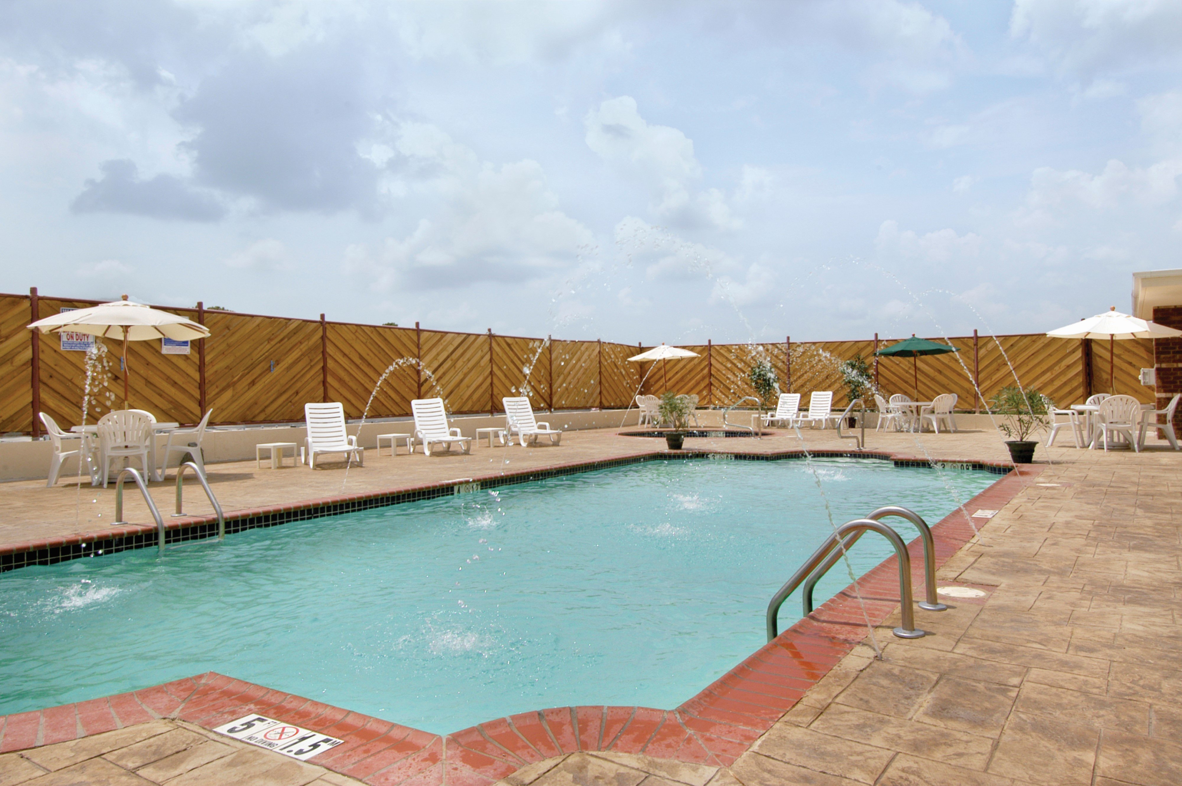 Holiday Inn Batesville 39/39
