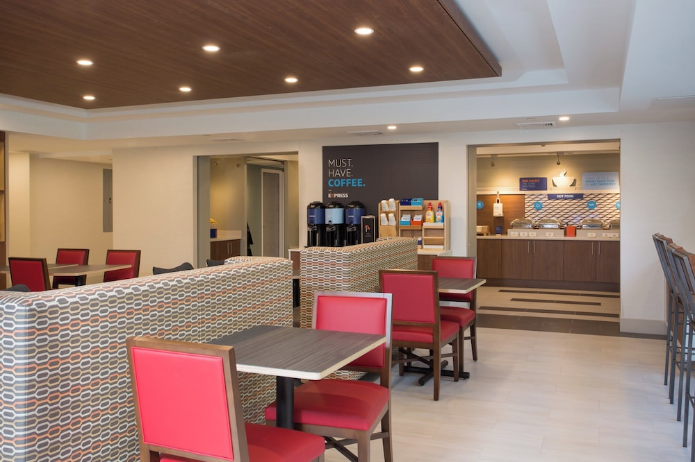 HOLIDAY INN EXPRESS CHELMSFORD 47/65