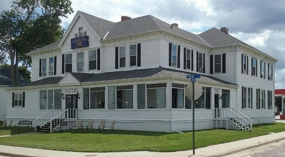Perfect Stay Inn & Suites 1/49
